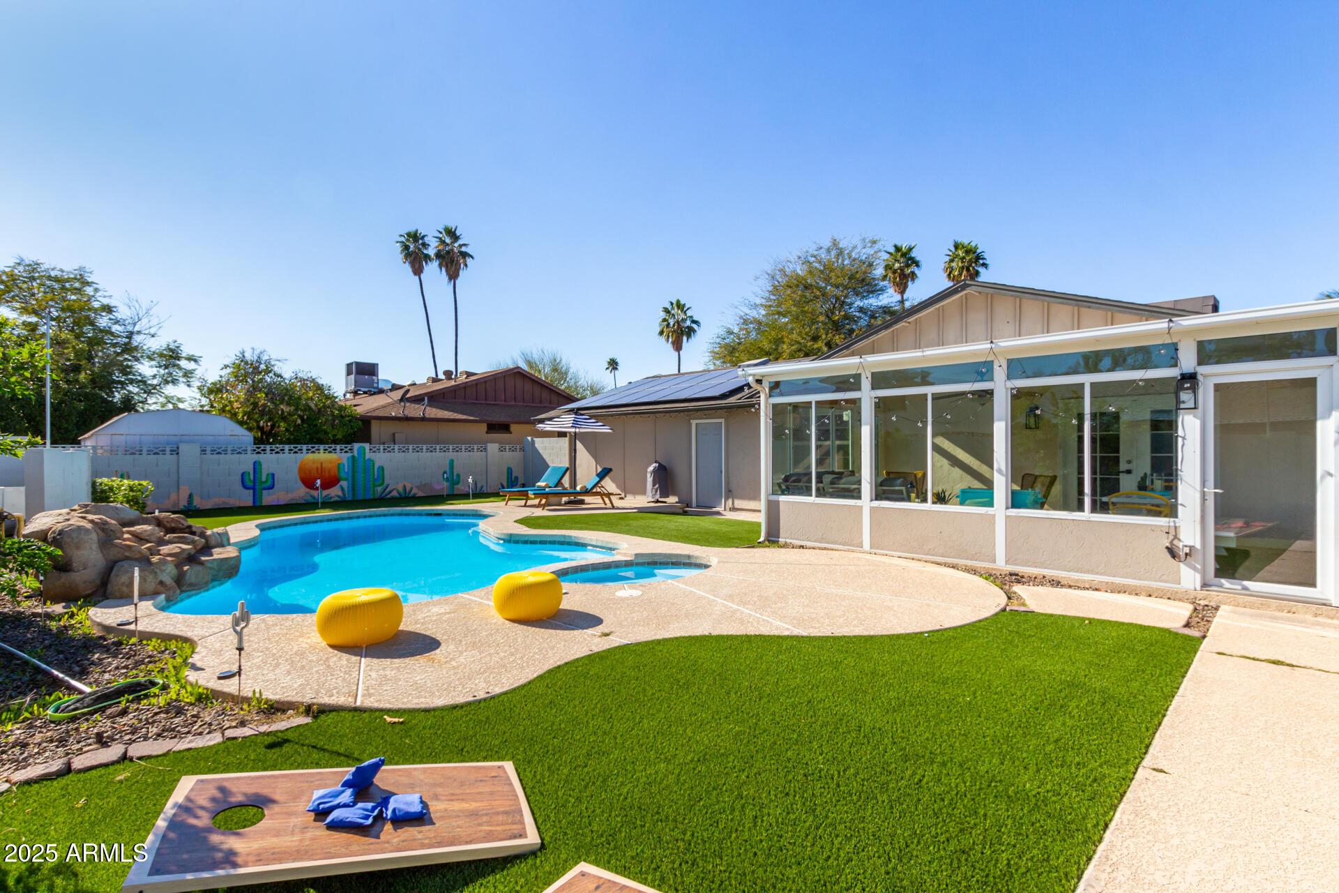 1601 E Fremont Drive