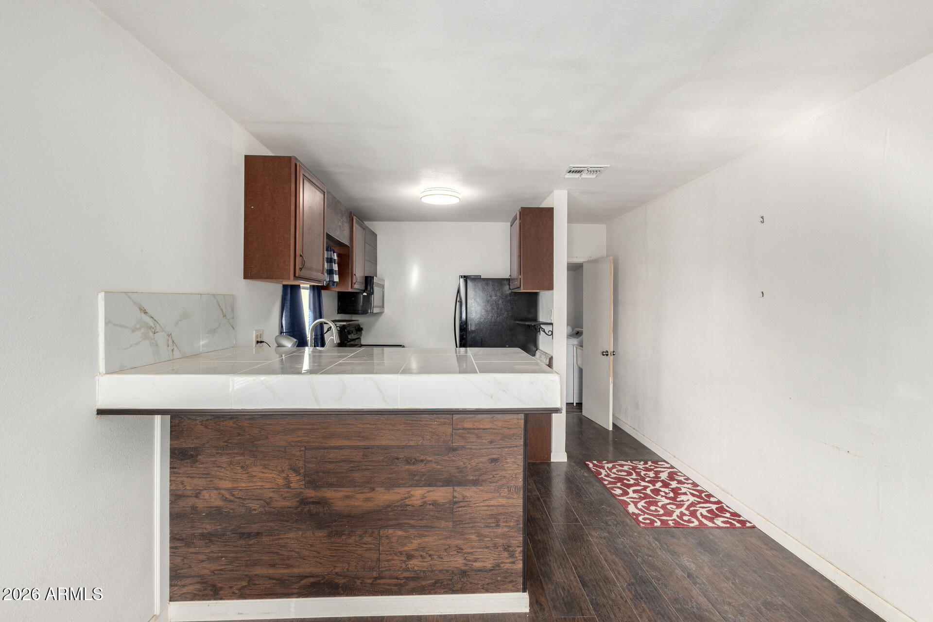 460 W SPRUELL Avenue