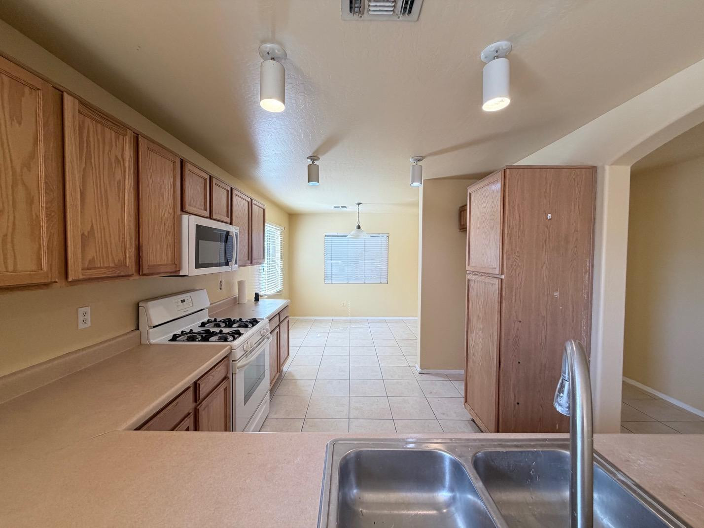 6037 W Southgate Avenue