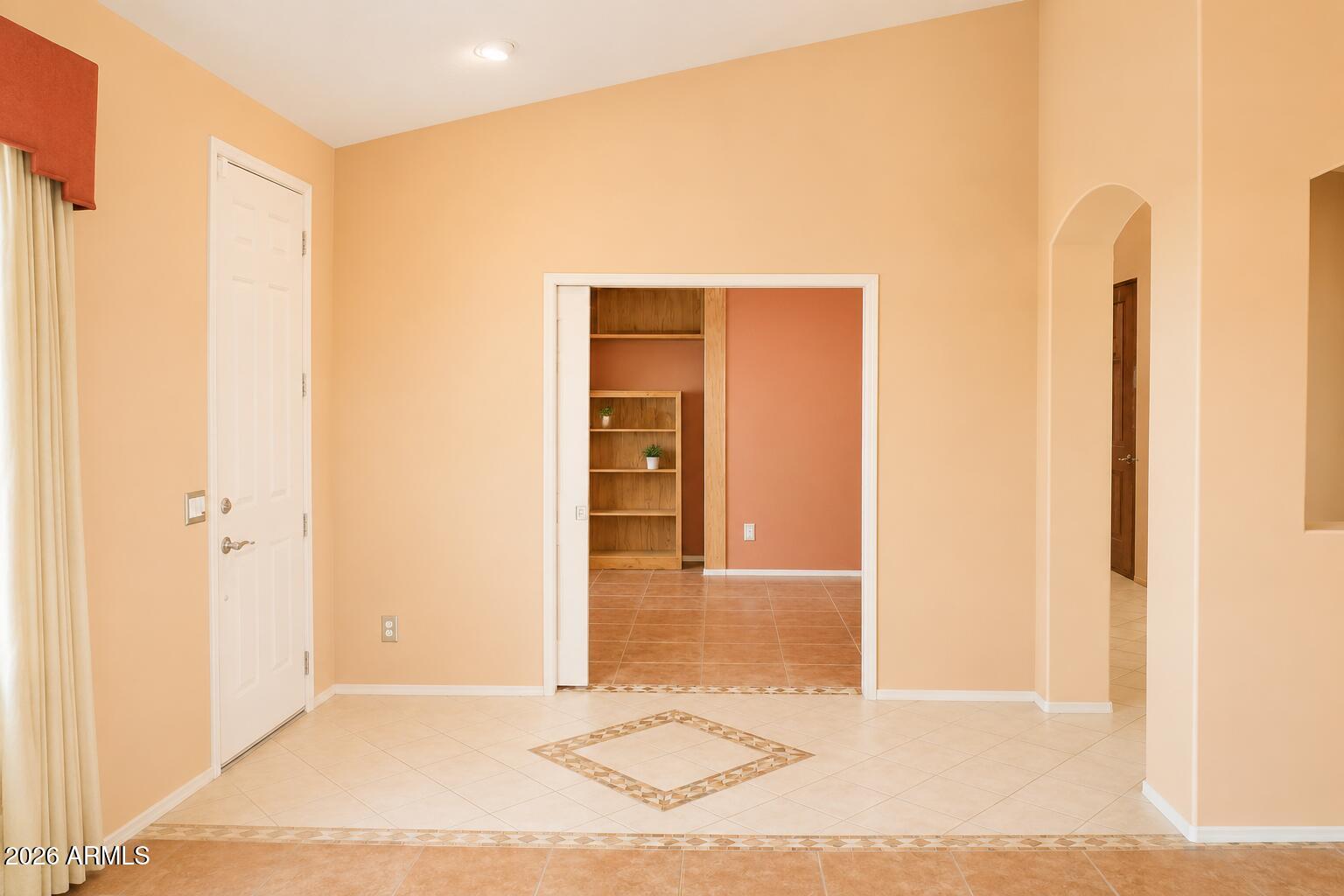 330 S DESPERADO Drive