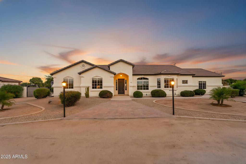 Photo of 24325 S 183rd Place, Gilbert, AZ 85298 (MLS # 6931911)