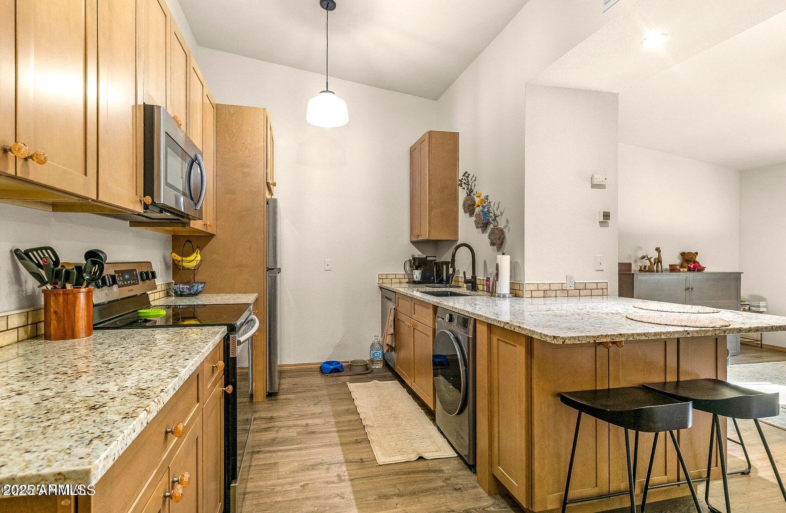 1185 W UNIVERSITY Avenue 228