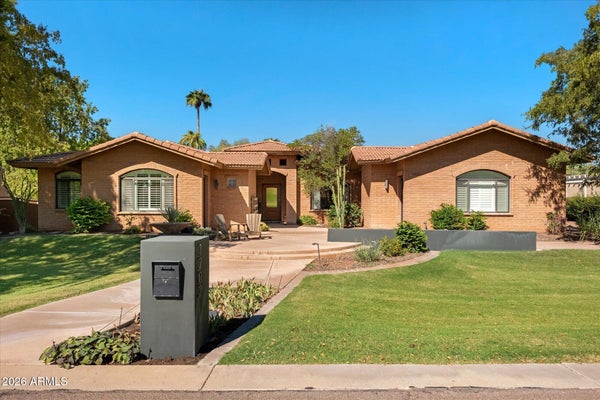 1702 E MYRNA LN, TEMPE, AZ 85284 - Image c2d309852b23b09270a9fecb01d4d0dc/621823638