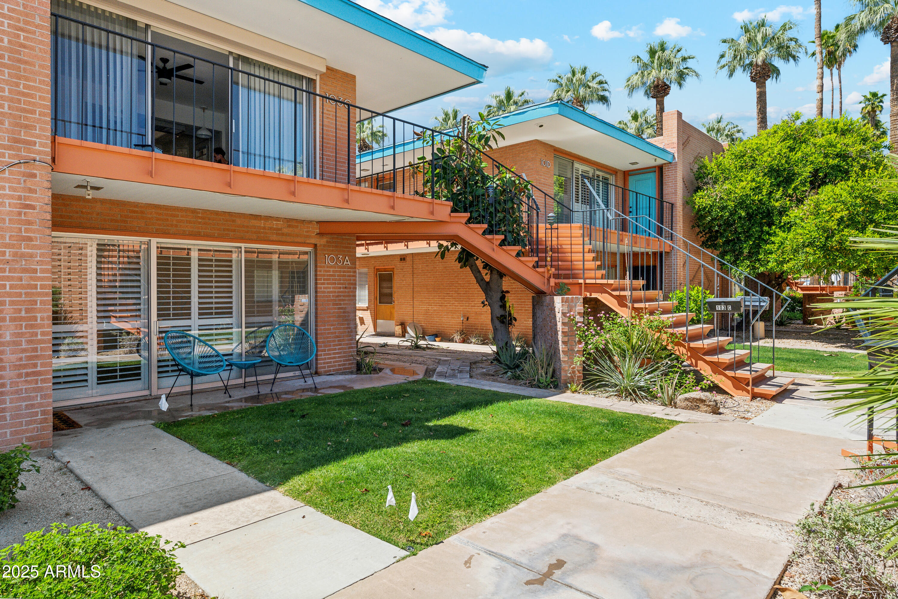 103 E PALM Lane 103-A