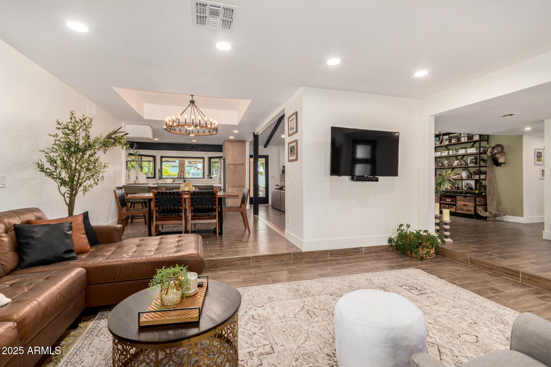 2107 N SOSSAMAN Road