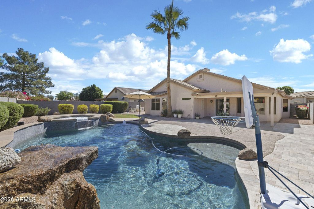 Photo of 8336 W Stella Way, Glendale, AZ 85305 (MLS # 6999239)