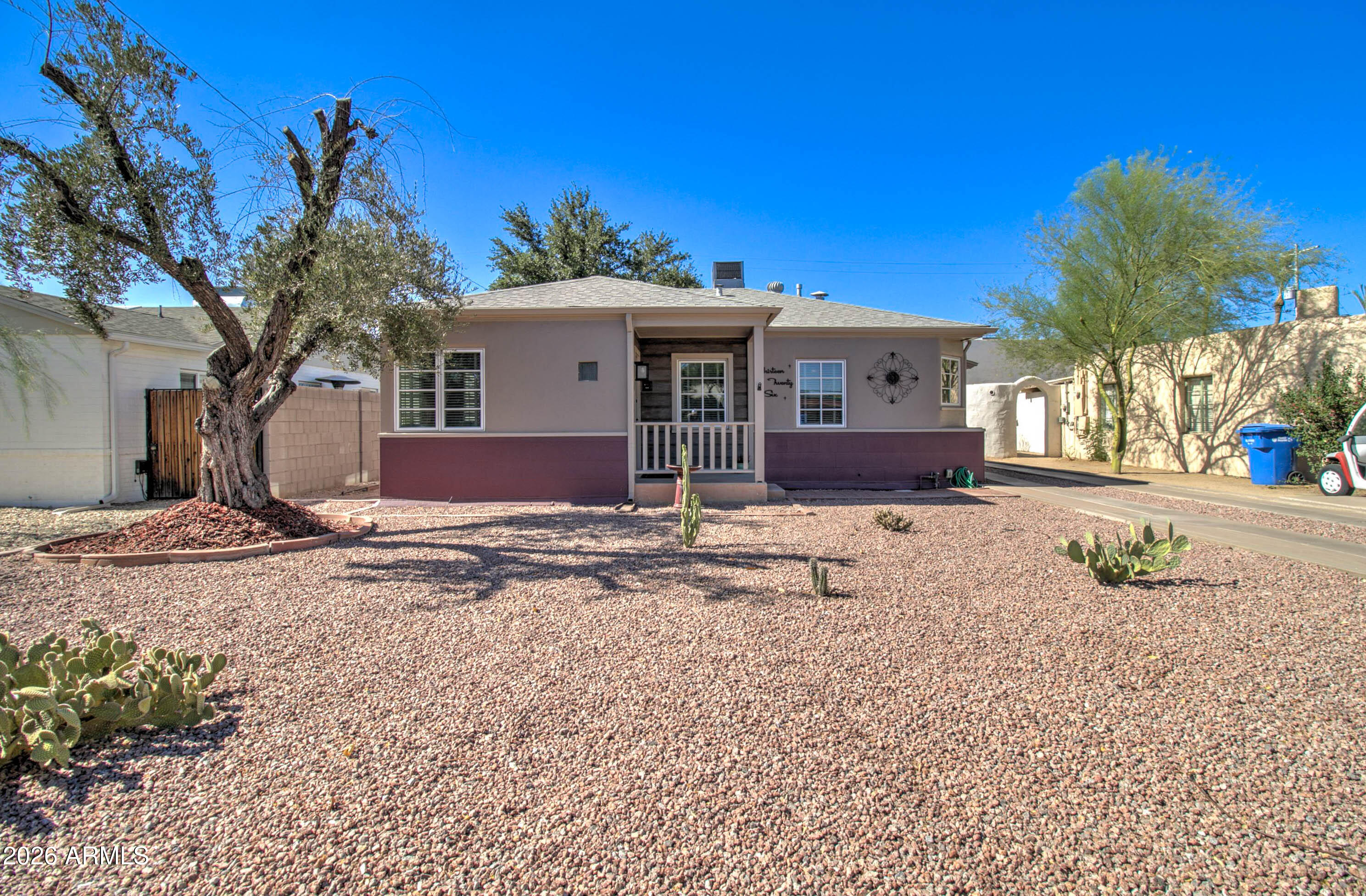 1326 E CORONADO Road