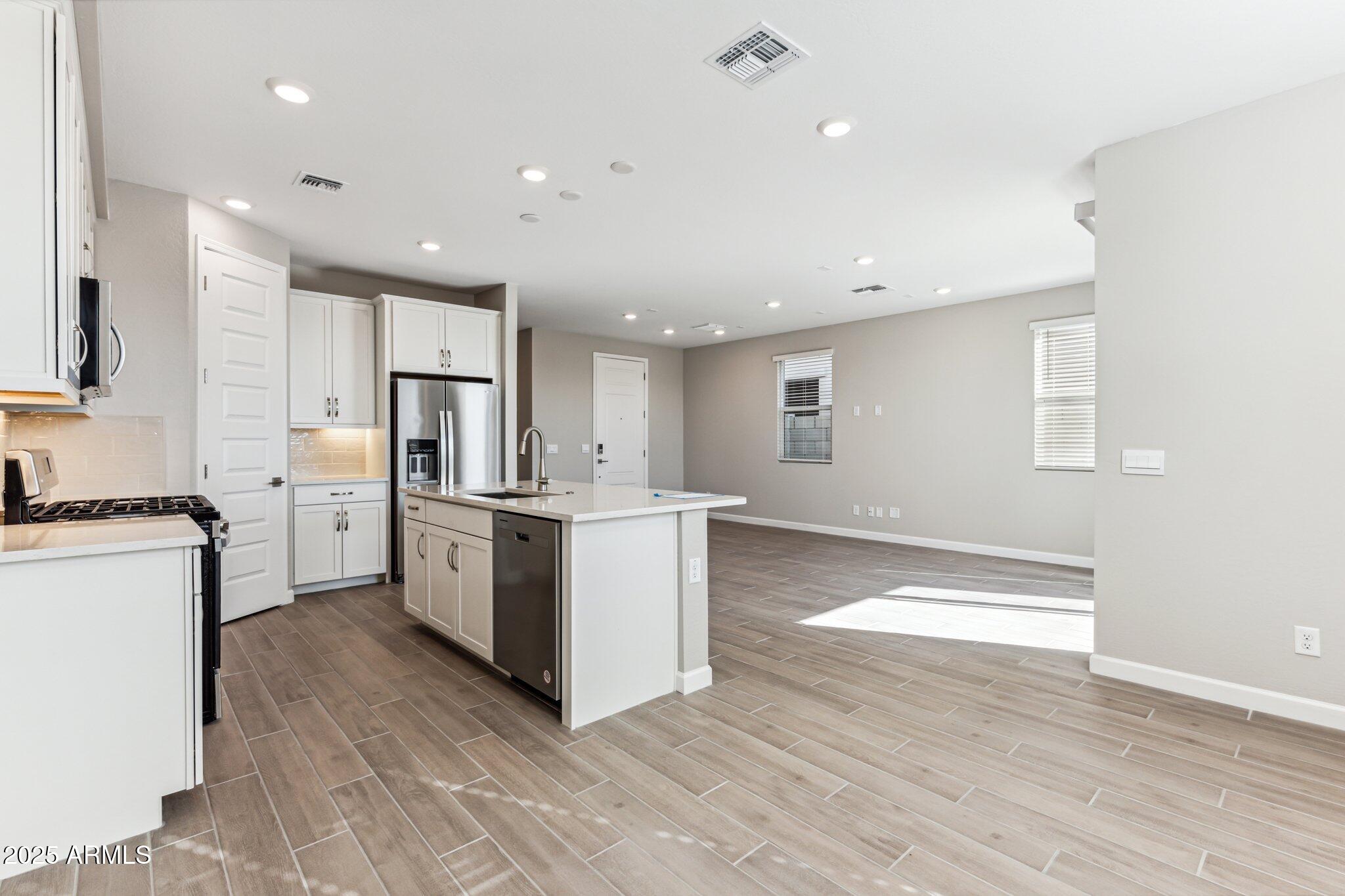 5839 E COVEY Lane