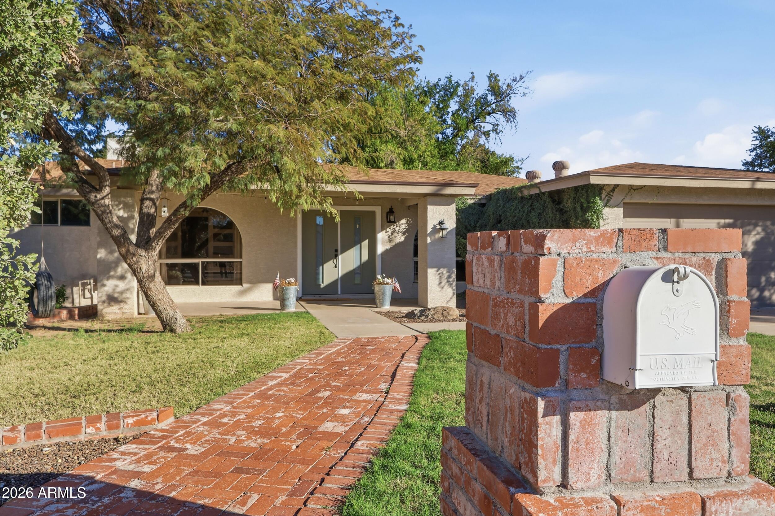 1745 N ASHBROOK Circle