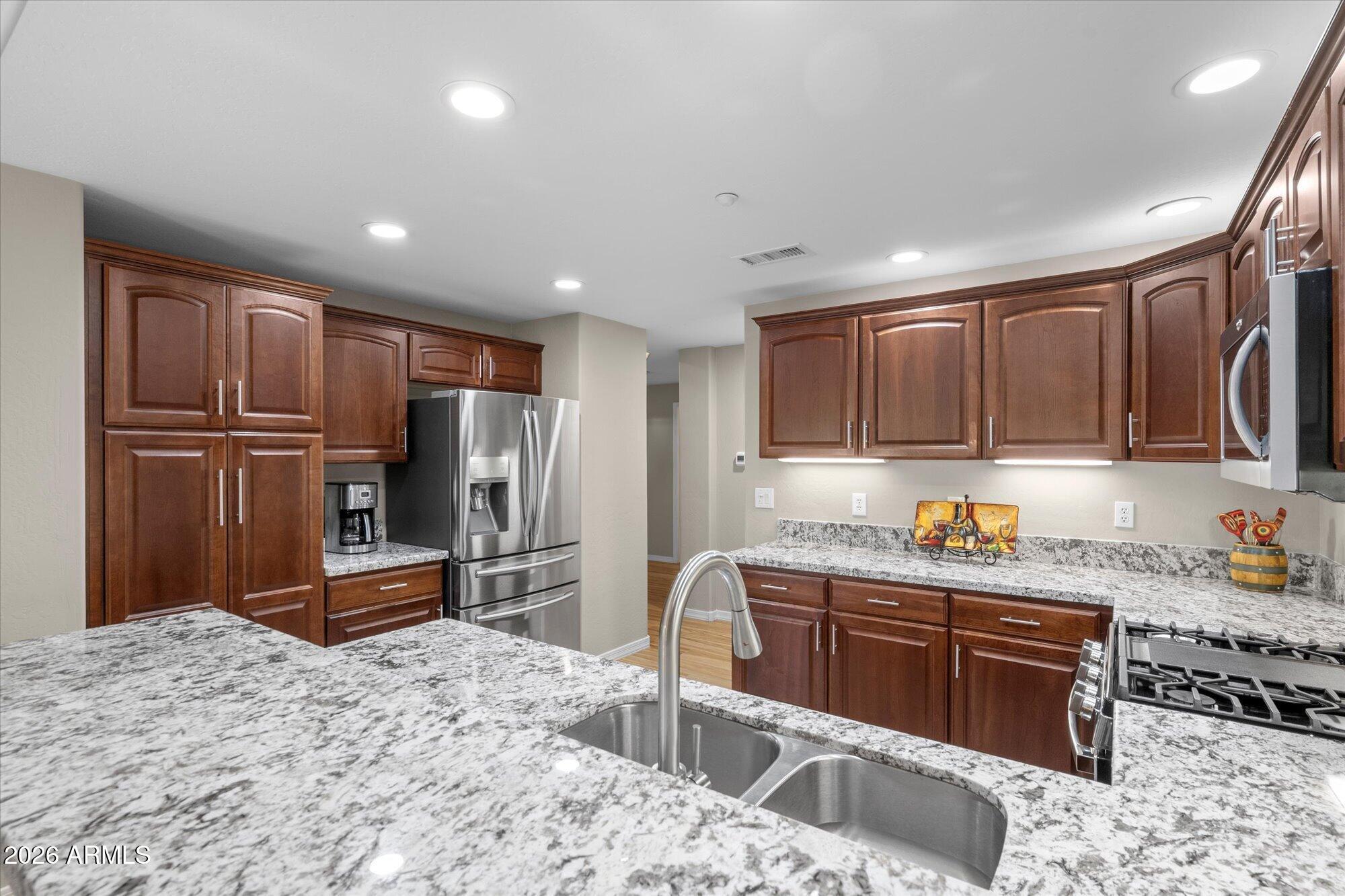 33550 N DOVE LAKES Drive 2043
