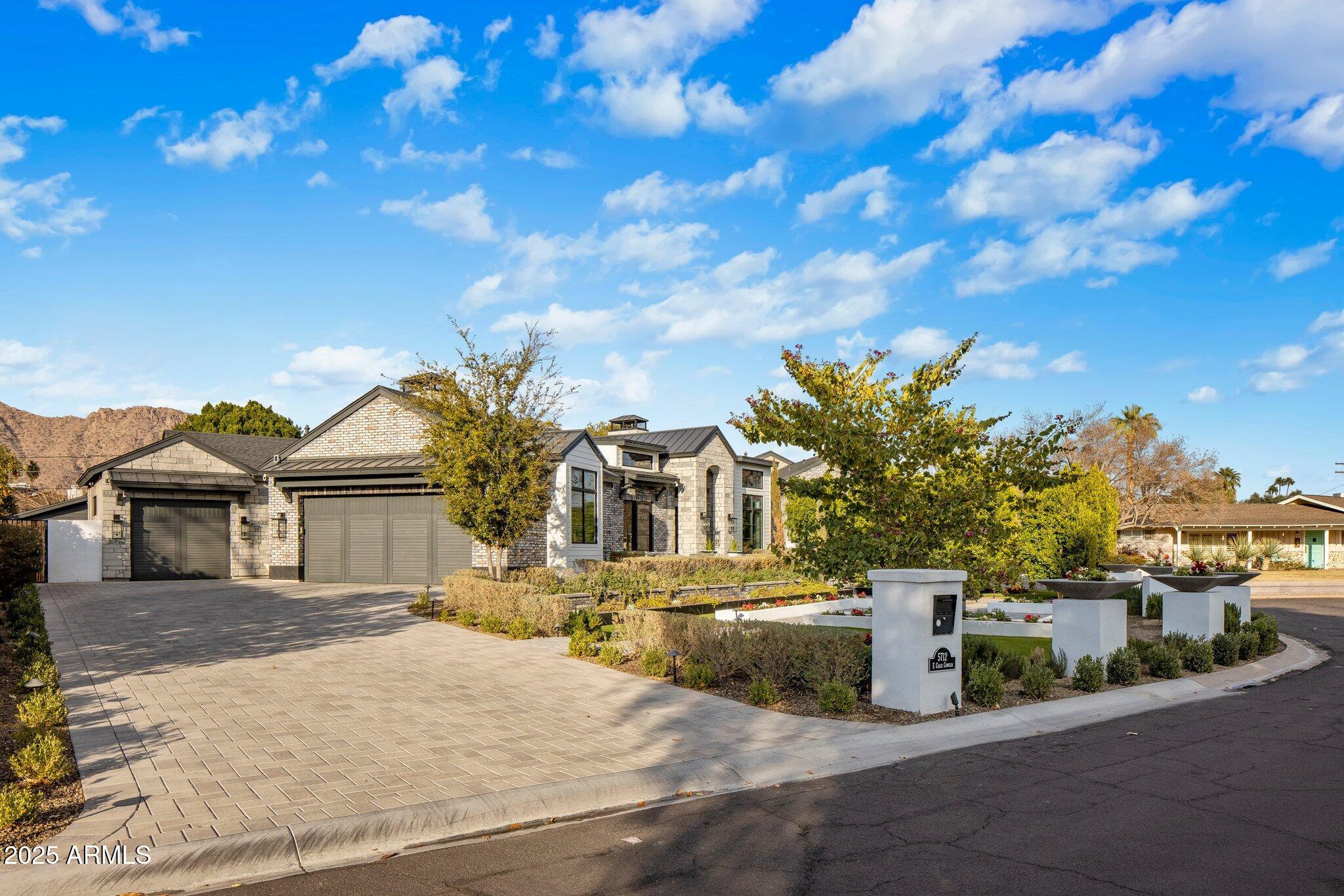 5712 E CALLE CAMELIA --