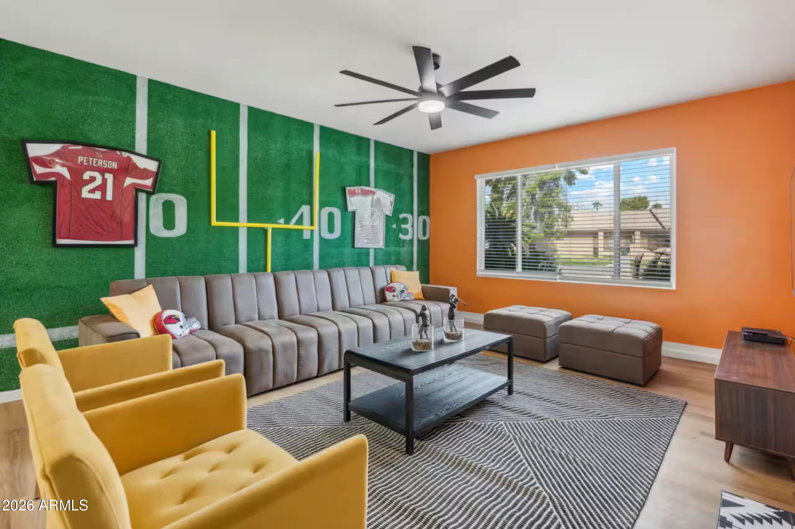 6101 E CORRINE Drive