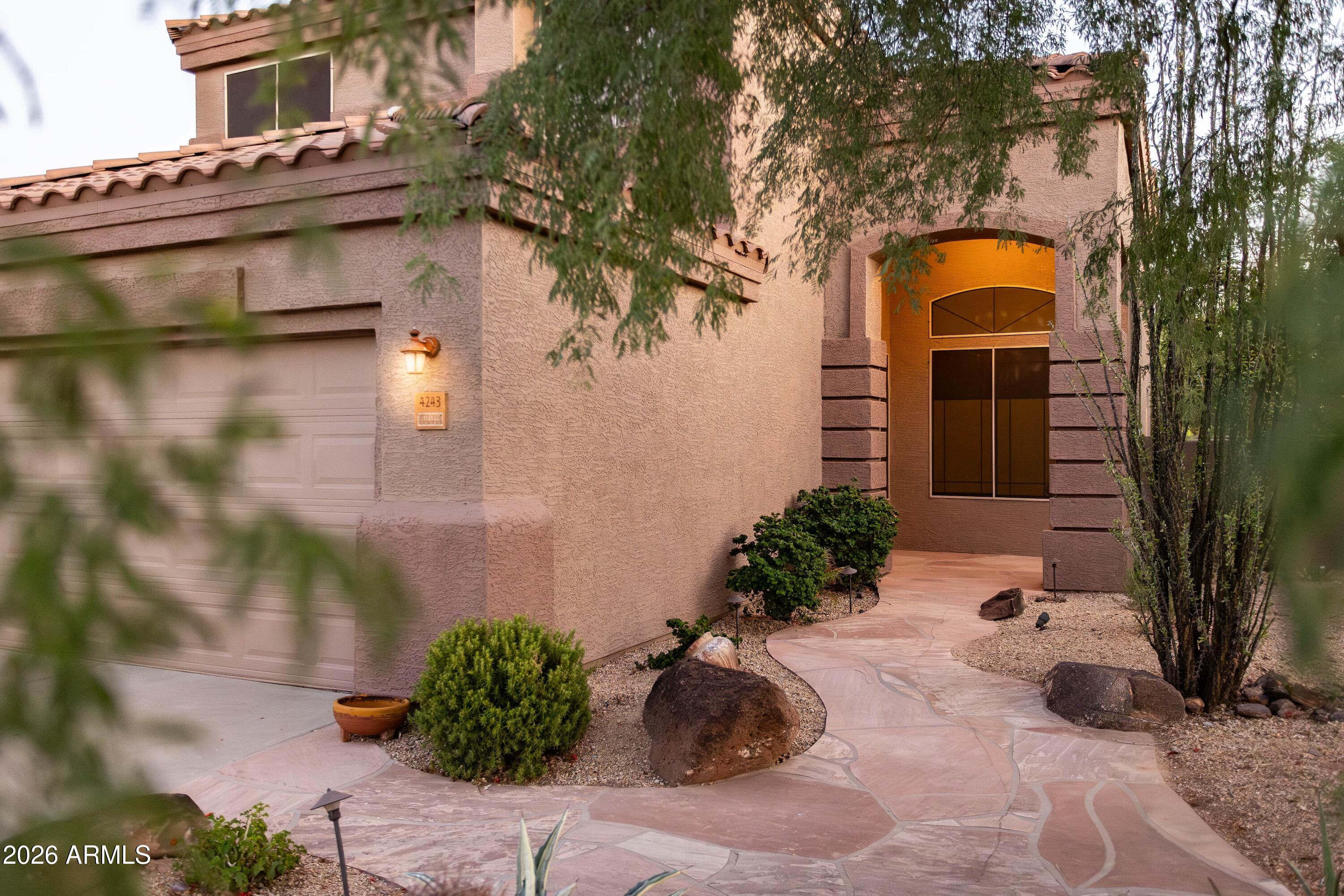 4243 E Smokehouse Trail