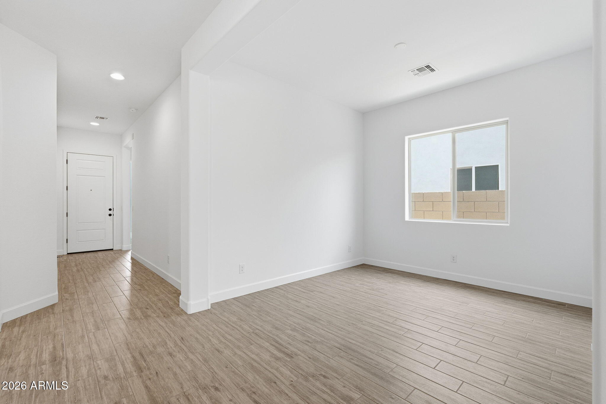 2942 E MANZANILA Avenue