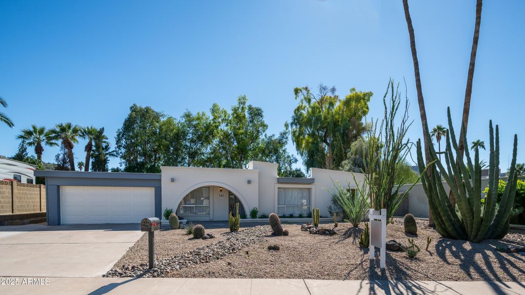 Photo of 141 E Eugie Avenue, Phoenix, AZ 85022 (MLS # 6936861)