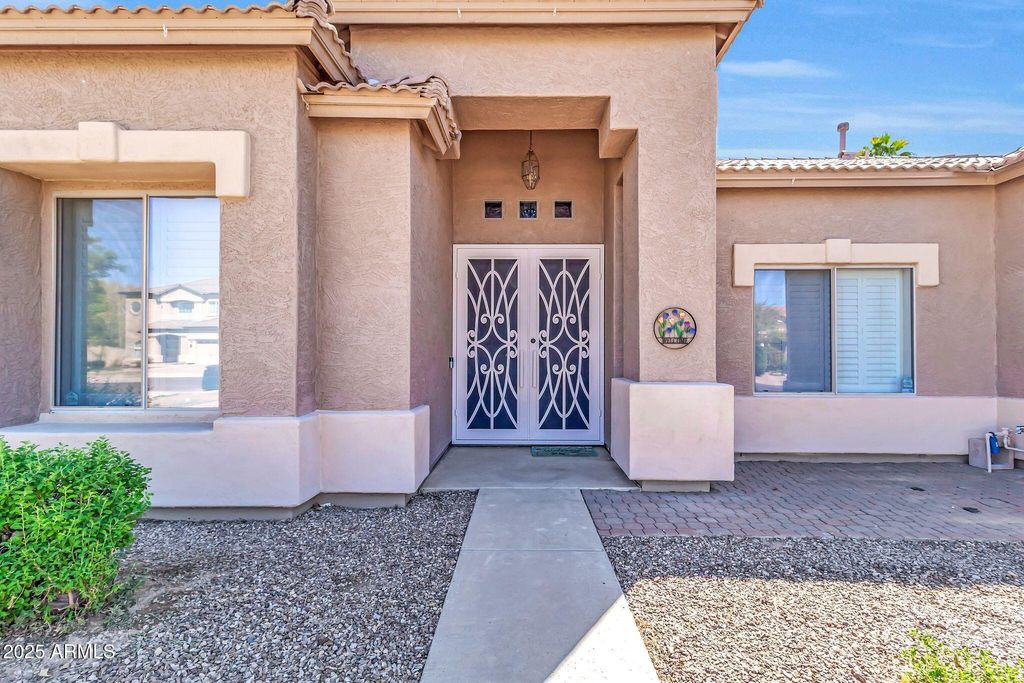 Photo of 75 E Elgin Street, Gilbert, AZ 85295 (MLS # 6929238)