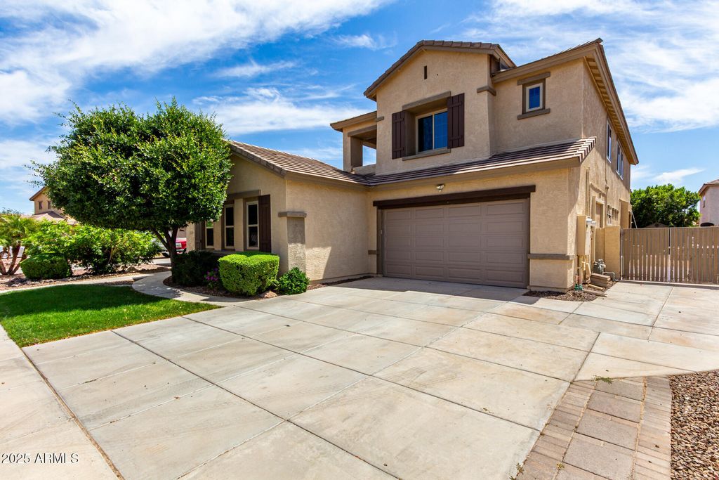 Photo of 13259 W Flower Street, Litchfield Park, AZ 85340 (MLS # 6925913)