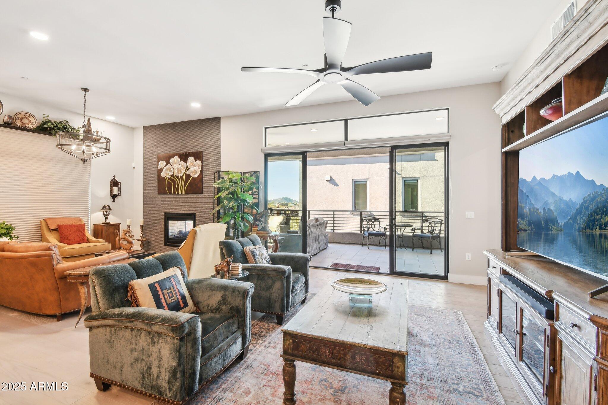 5250 E DEER VALLEY Drive 450