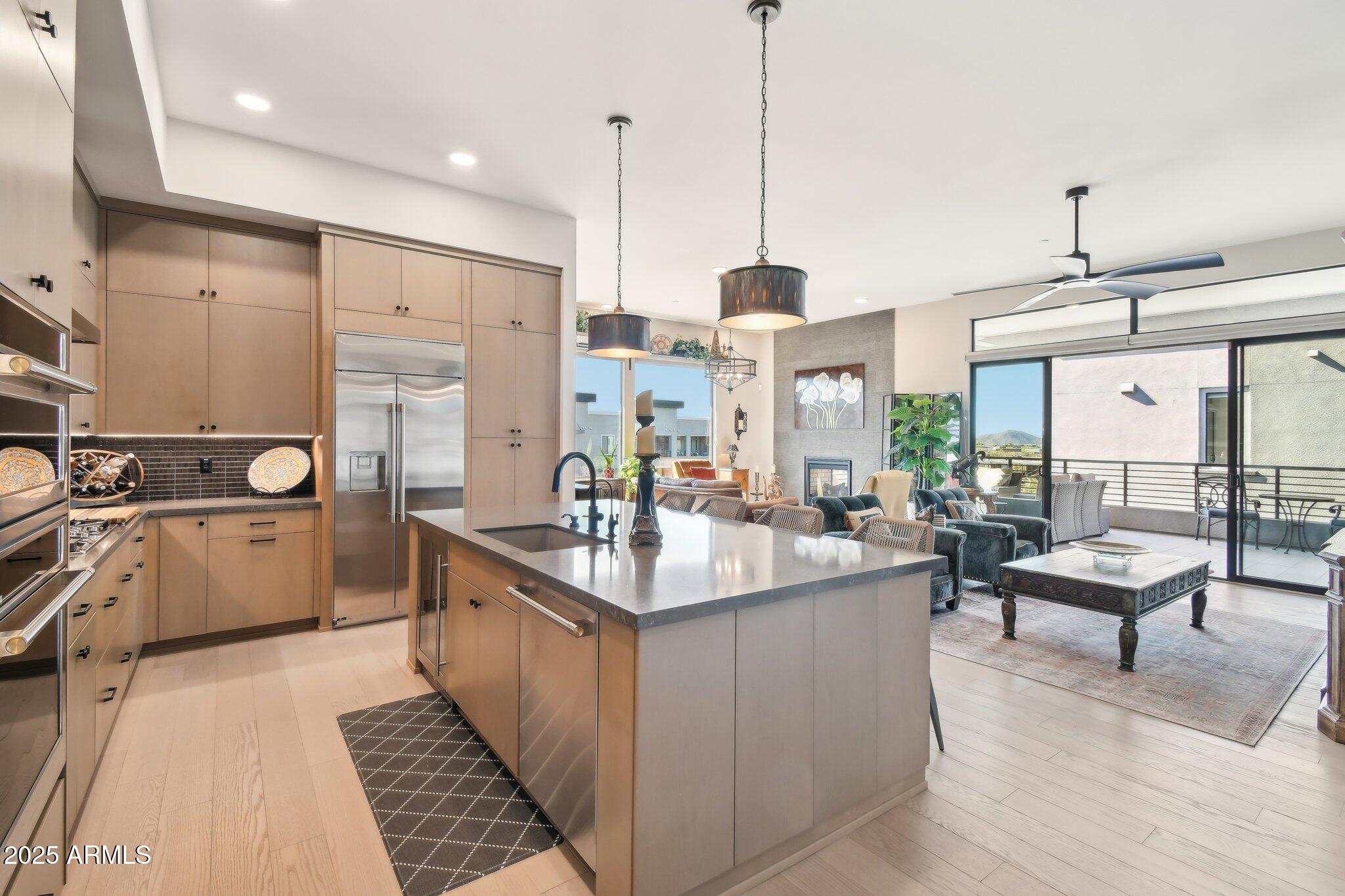 5250 E DEER VALLEY Drive 450