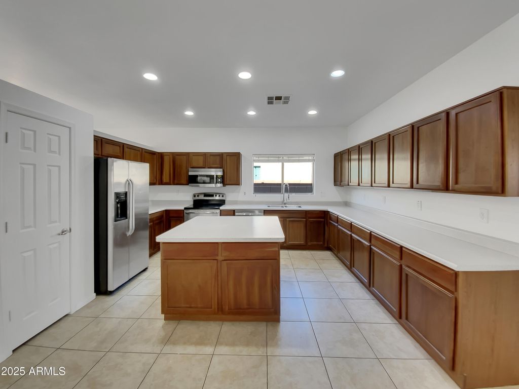 Photo of 230 W Pacific Drive, Casa Grande, AZ 85122 (MLS # 6952746)