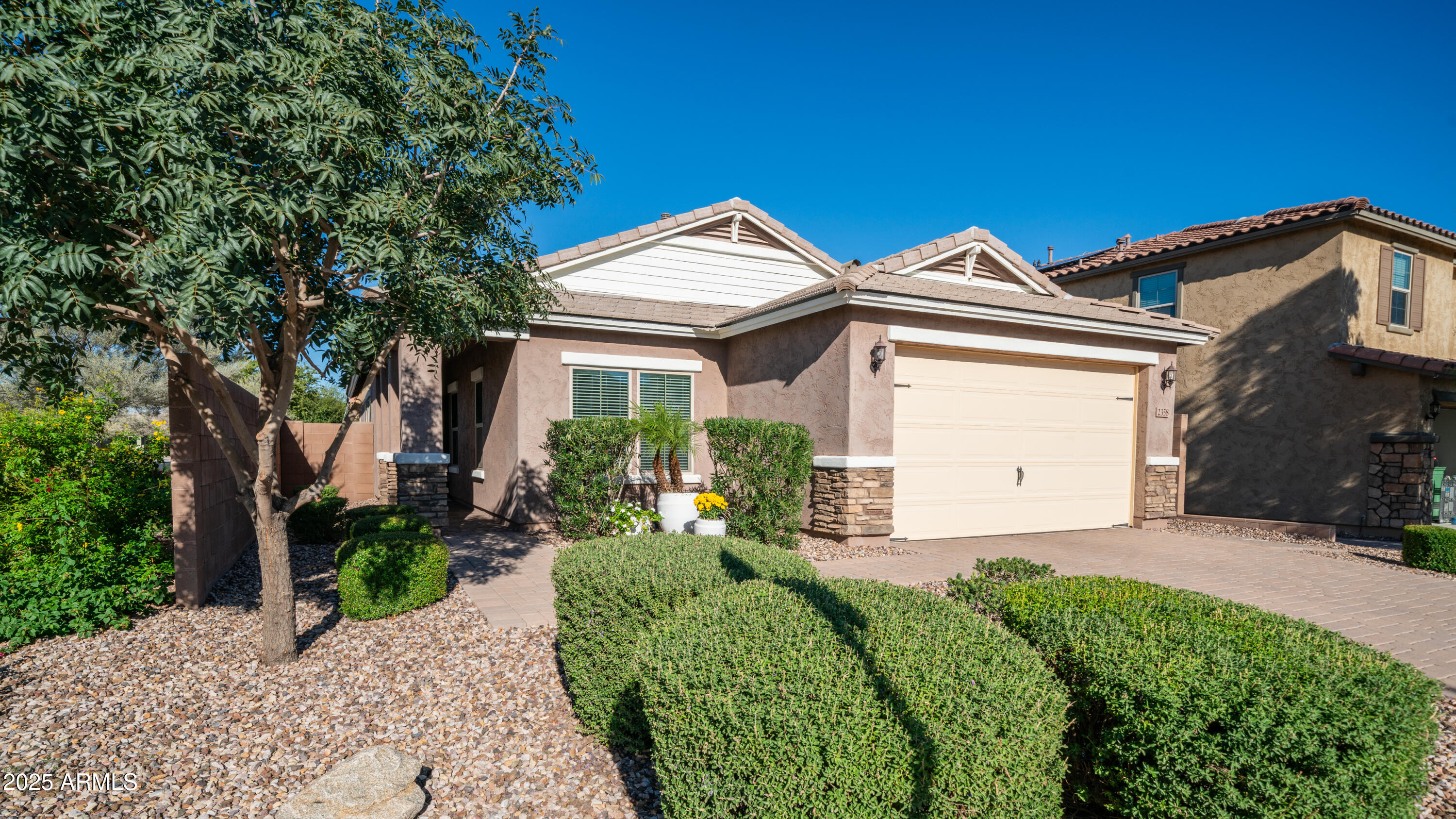 2358 E RUNAWAY BAY Place