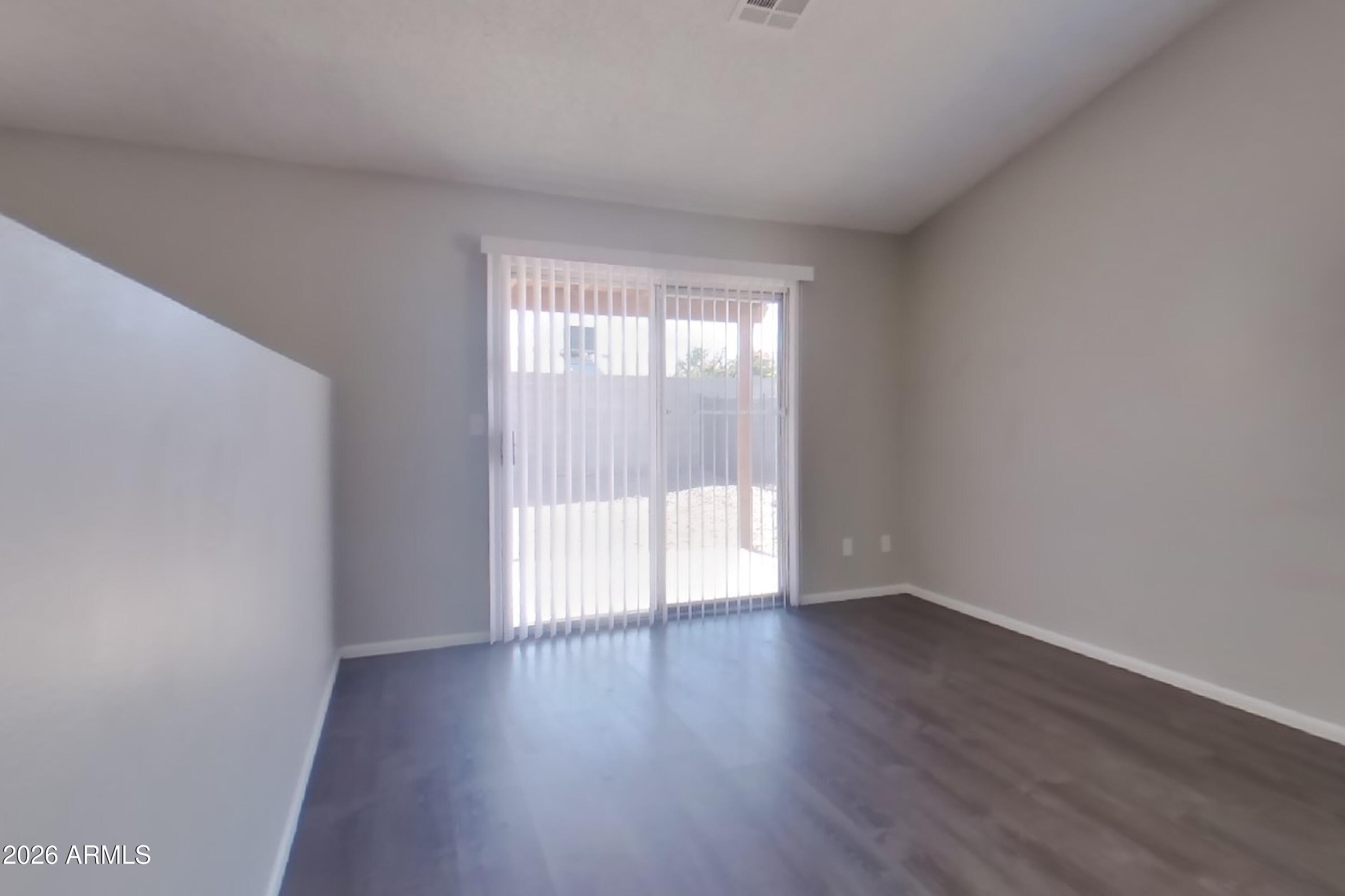 1010 W BLACKHAWK Drive