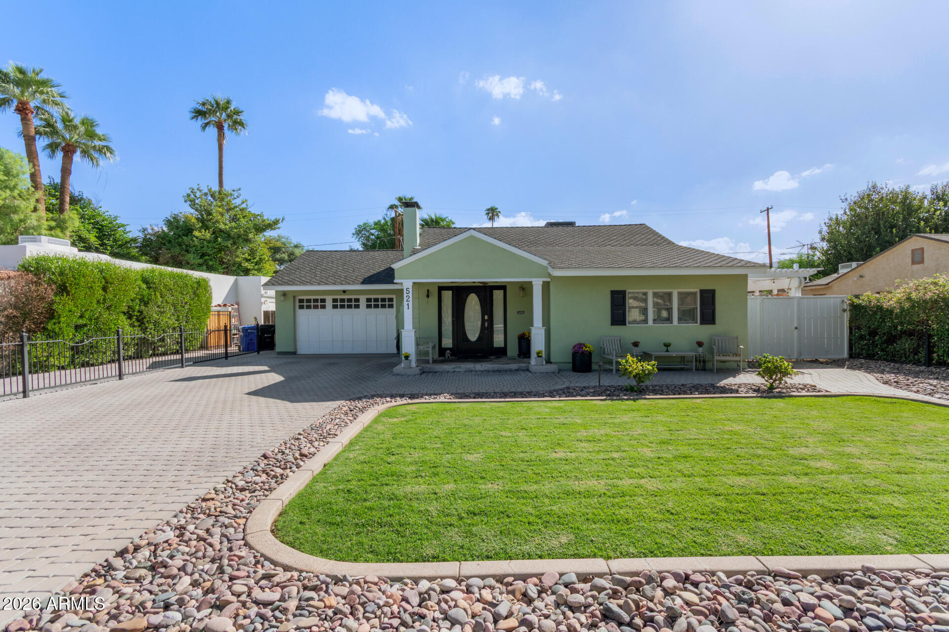 521 W MARIPOSA Street