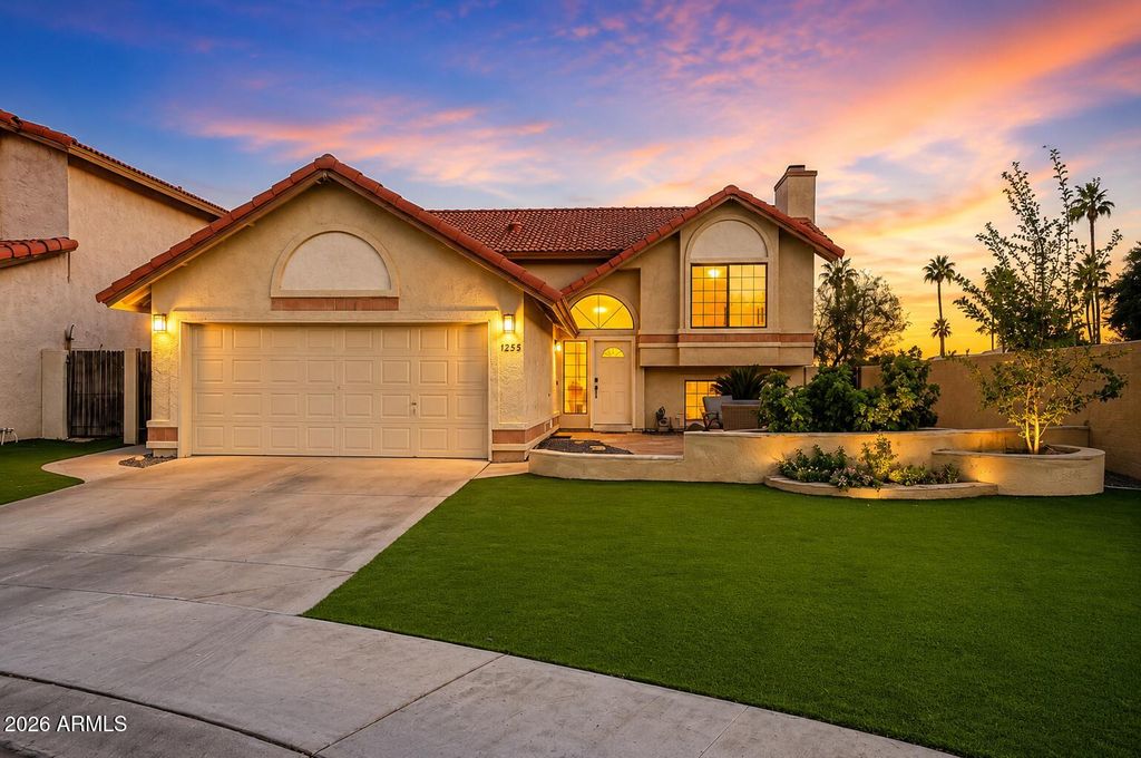 Photo of 1255 W Sea Shell Drive, Gilbert, AZ 85233 (MLS # 7023710)