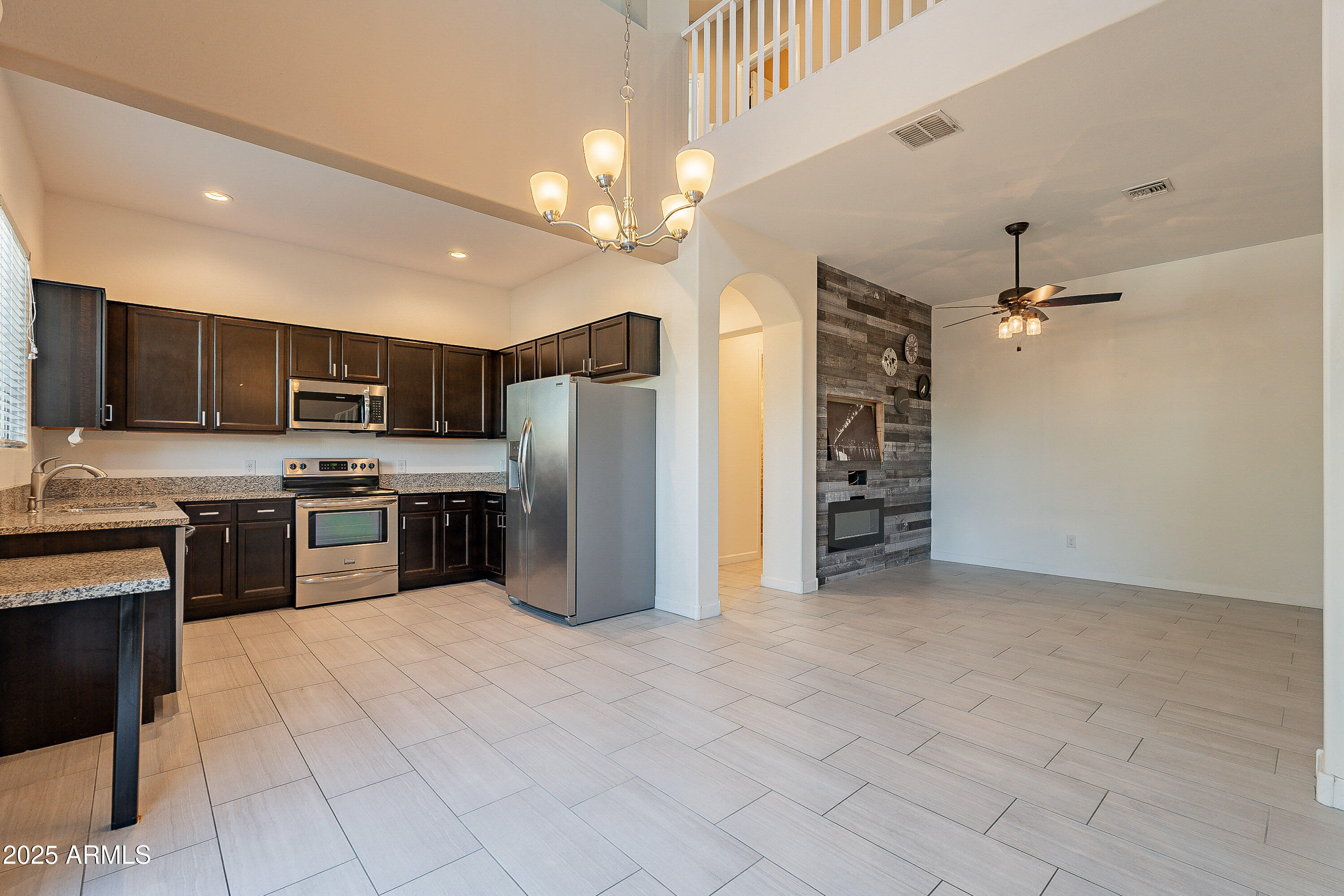 1367 S COUNTRY CLUB Drive 1276