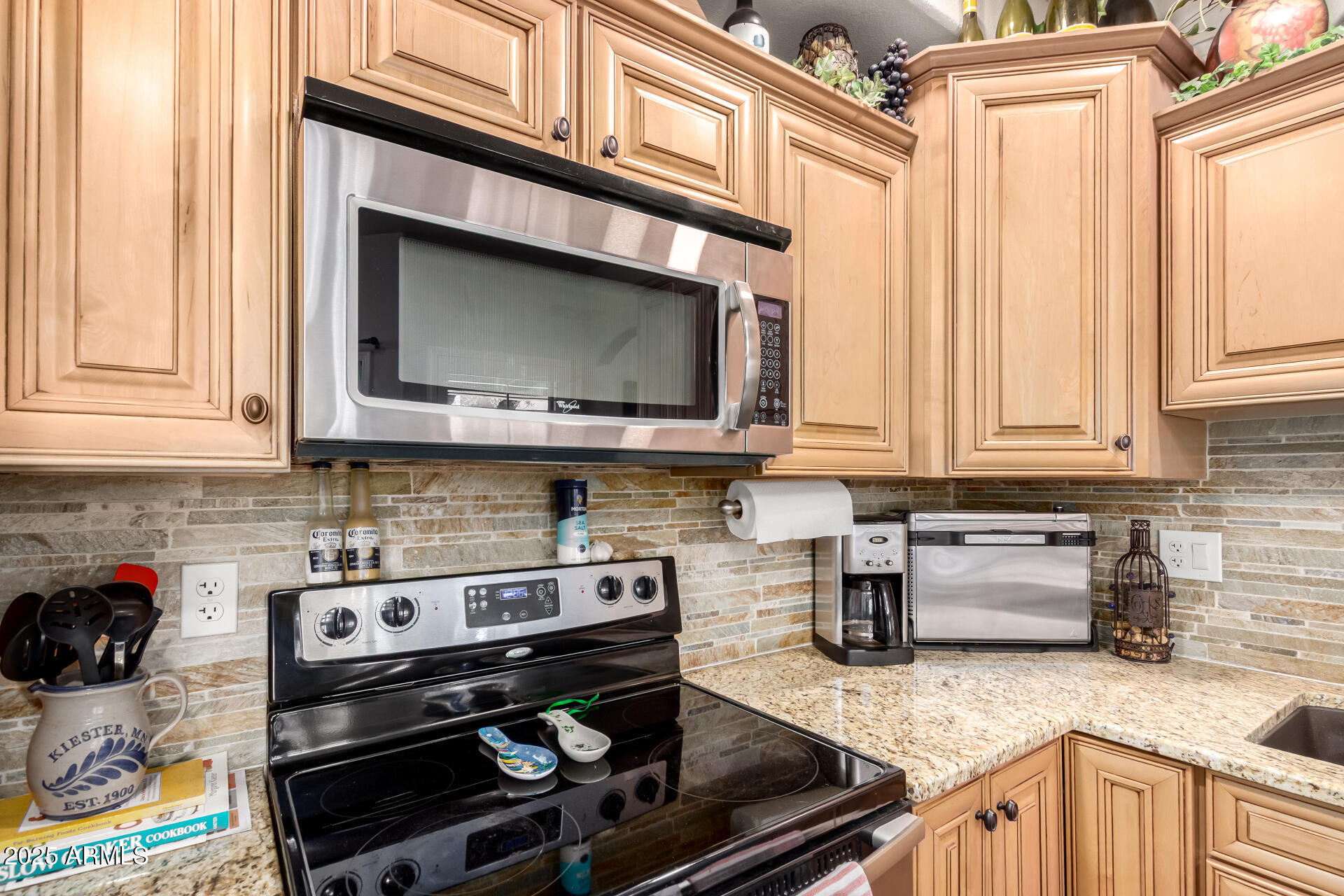 500 N ROOSEVELT Avenue 26