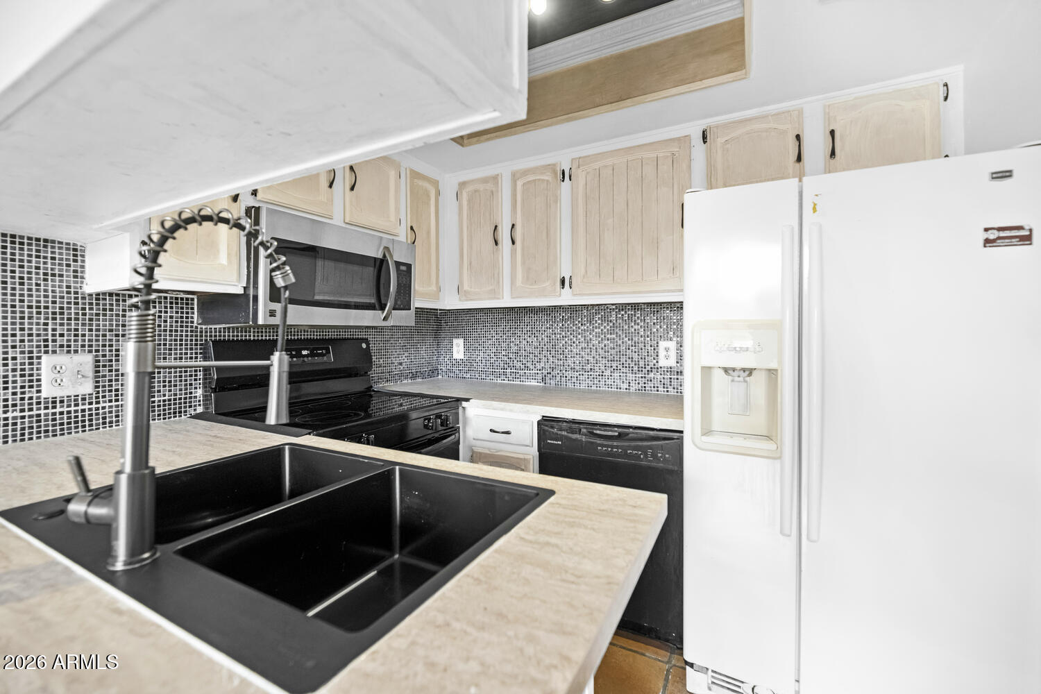 10411 N 11TH Avenue 11