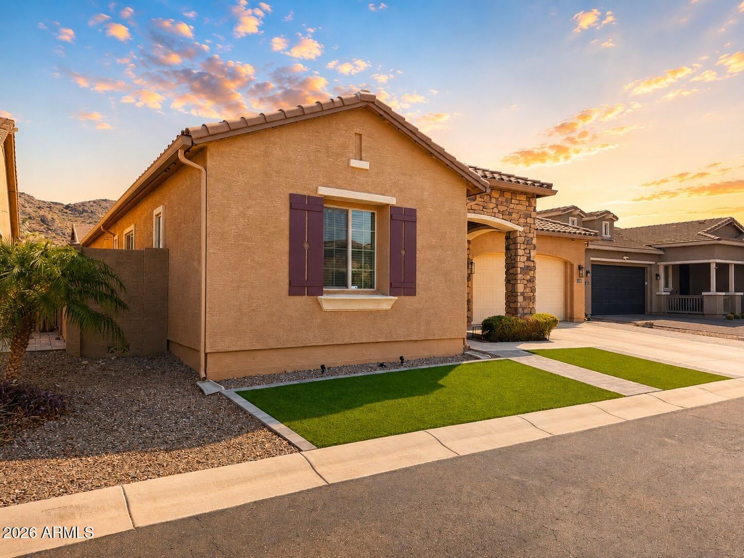 1419 E GWEN Street