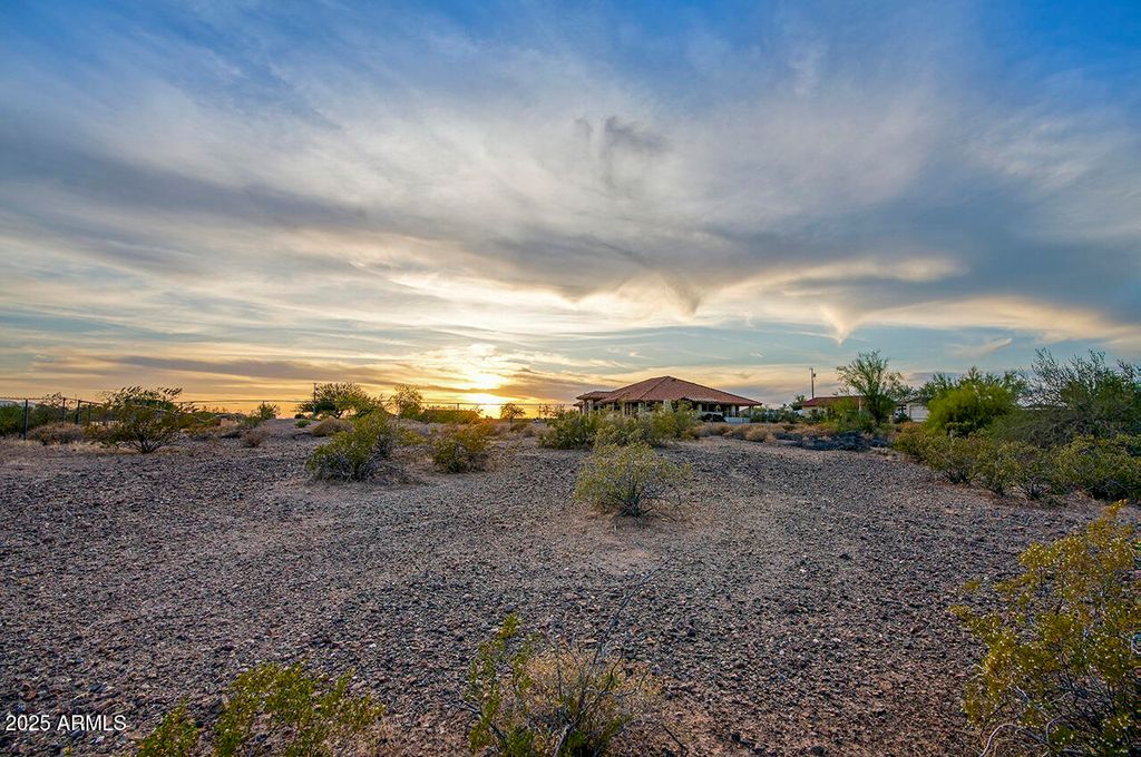 Photo of 0 N 92nd Ave #26, Peoria, AZ 85383 (MLS # 6865361)