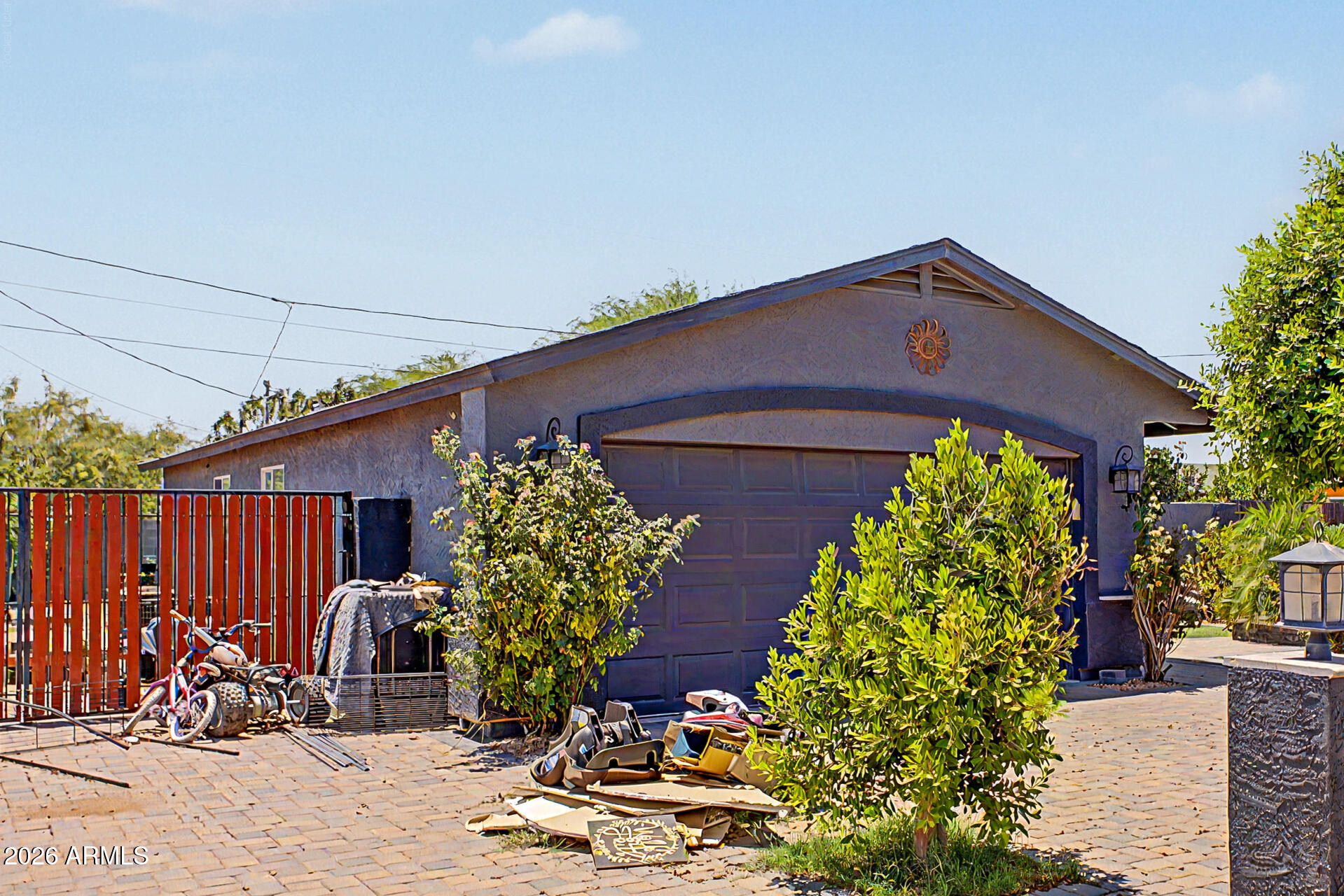 5217 E SHADOW Lane
