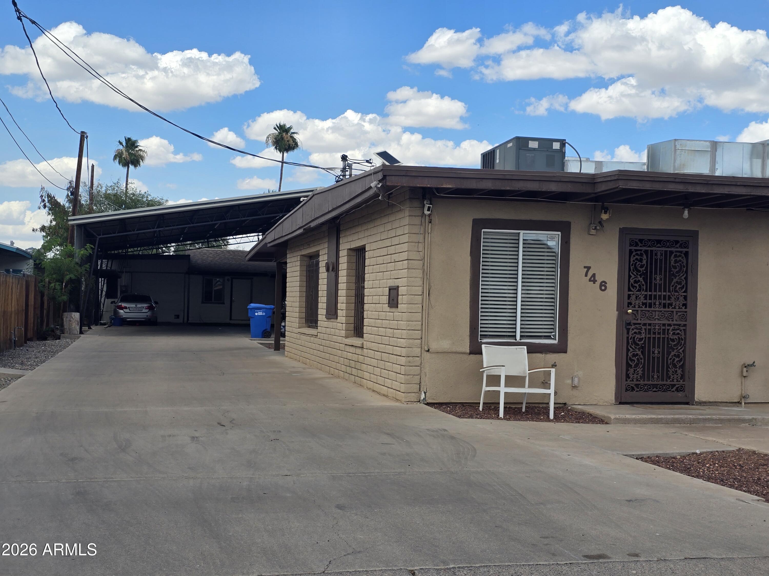746 W COOLIDGE Street