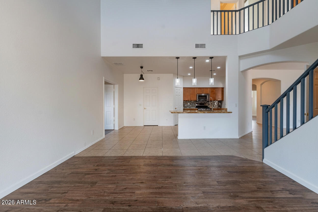 10625 E Knowles Avenue