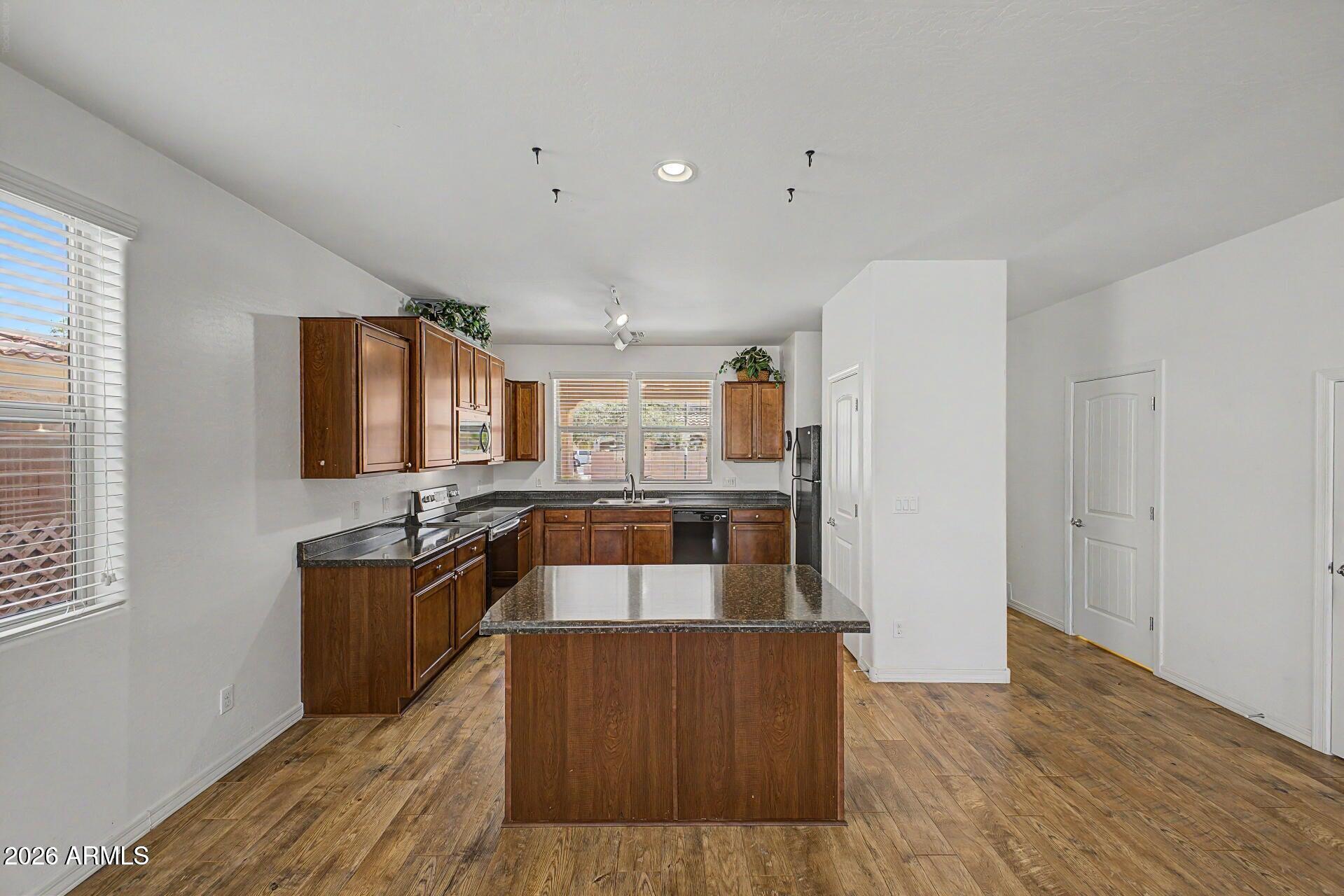 1414 S JESSICA Lane