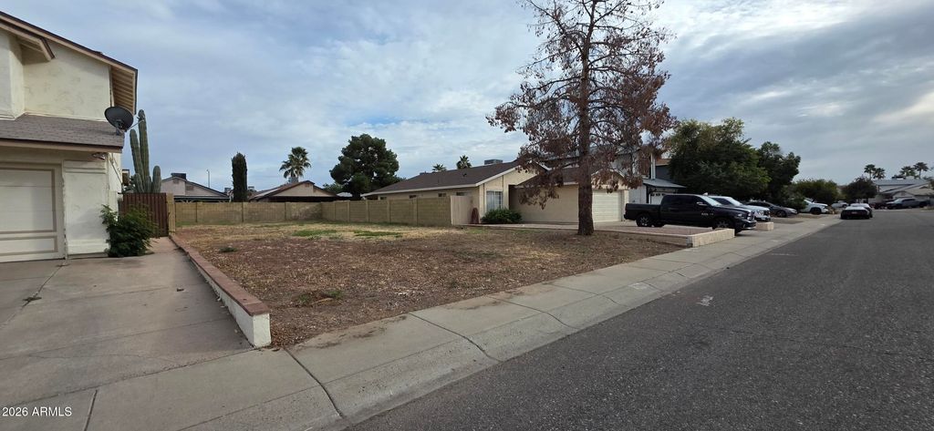 Photo of 23809 N 38th Avenue #14, Glendale, AZ 85310 (MLS # 6980451)