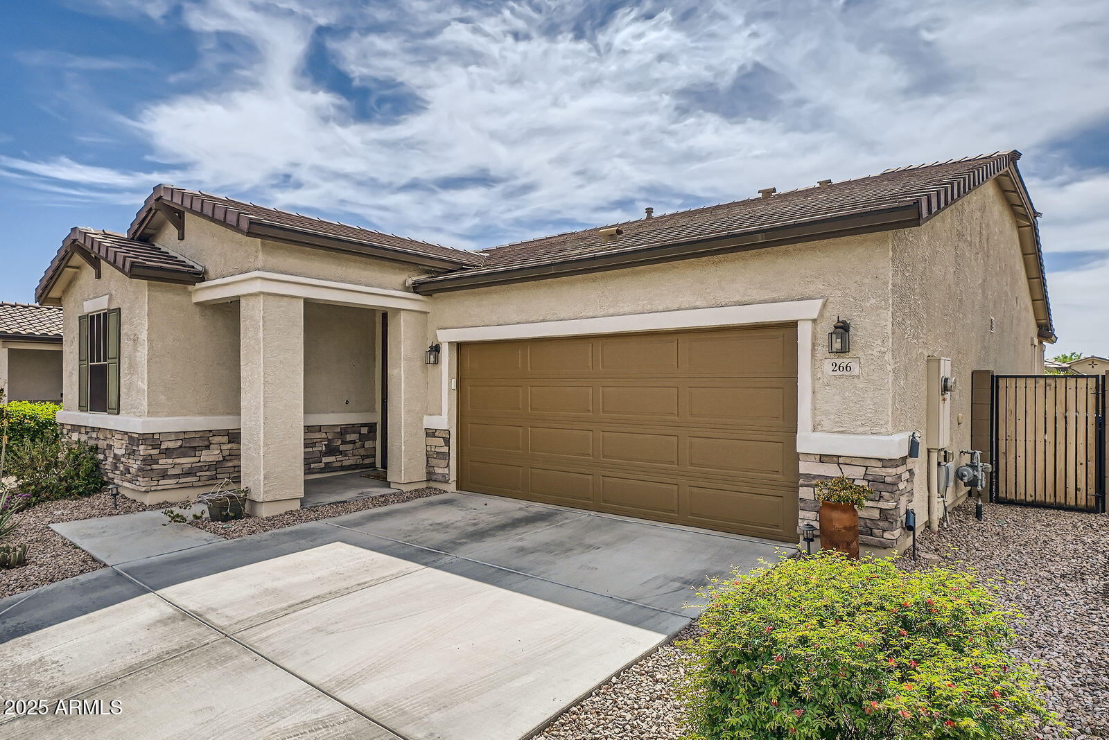 266 N PIEDRA Way