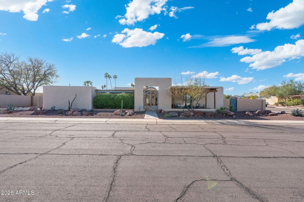 Photo of 2011 E Loma Vista Drive, Tempe, AZ 85282 (MLS # 7001066)