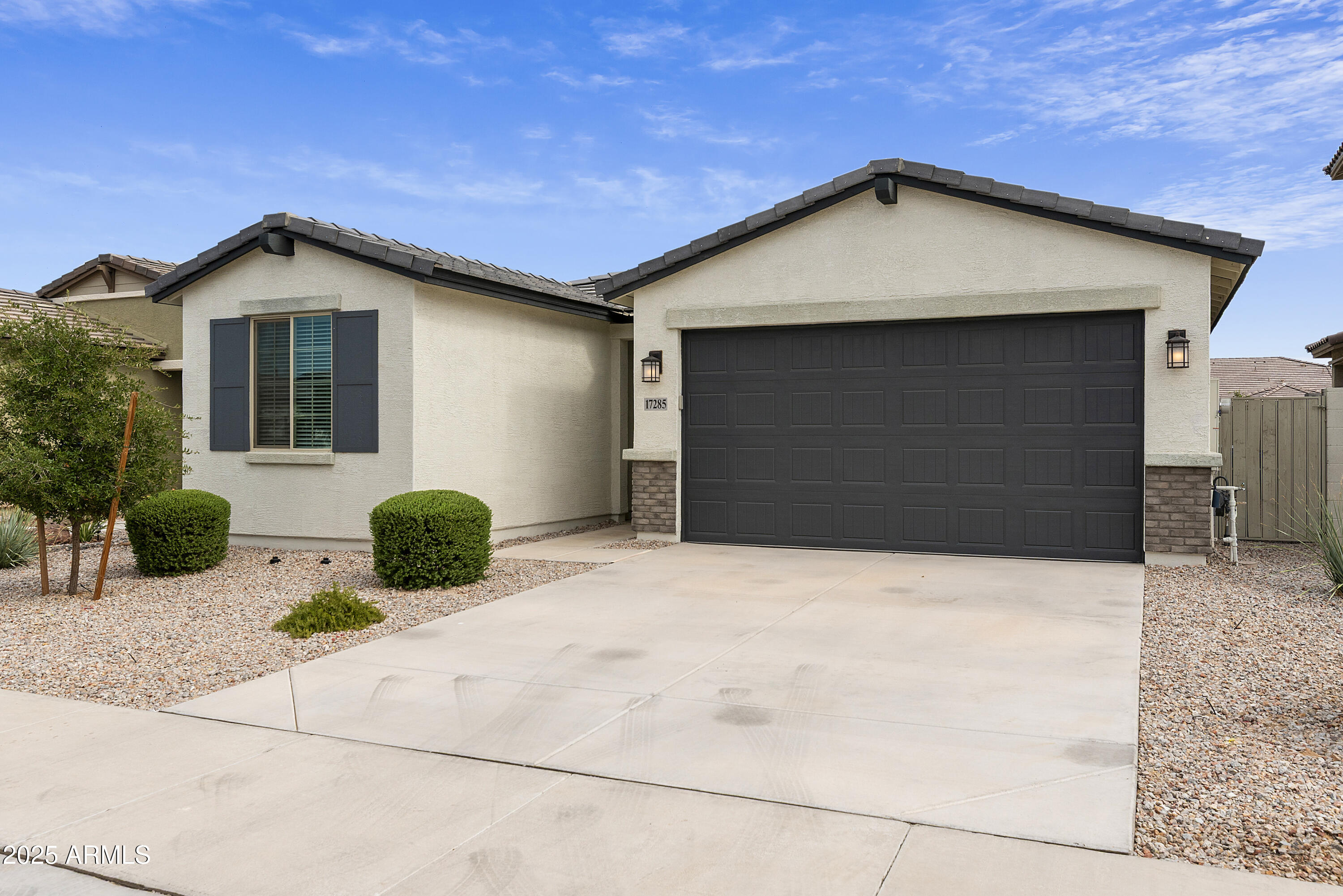 17285 W CORRINE Drive