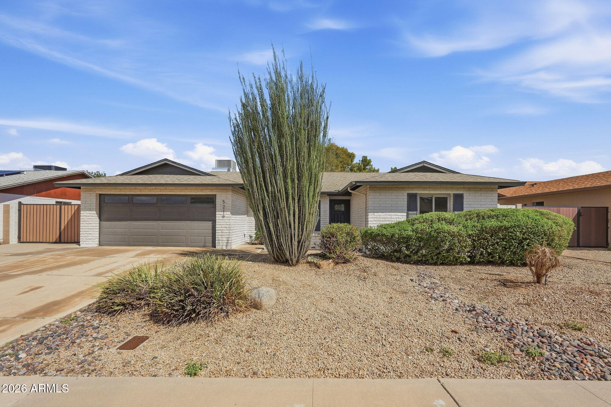 5216 W DESERT COVE Avenue