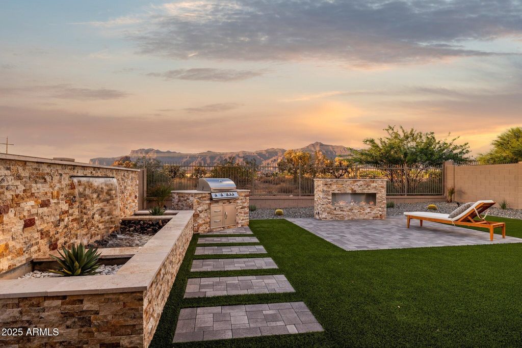 Photo of 11738 E Chevelon Trail, Gold Canyon, AZ 85118 (MLS # 6923212)