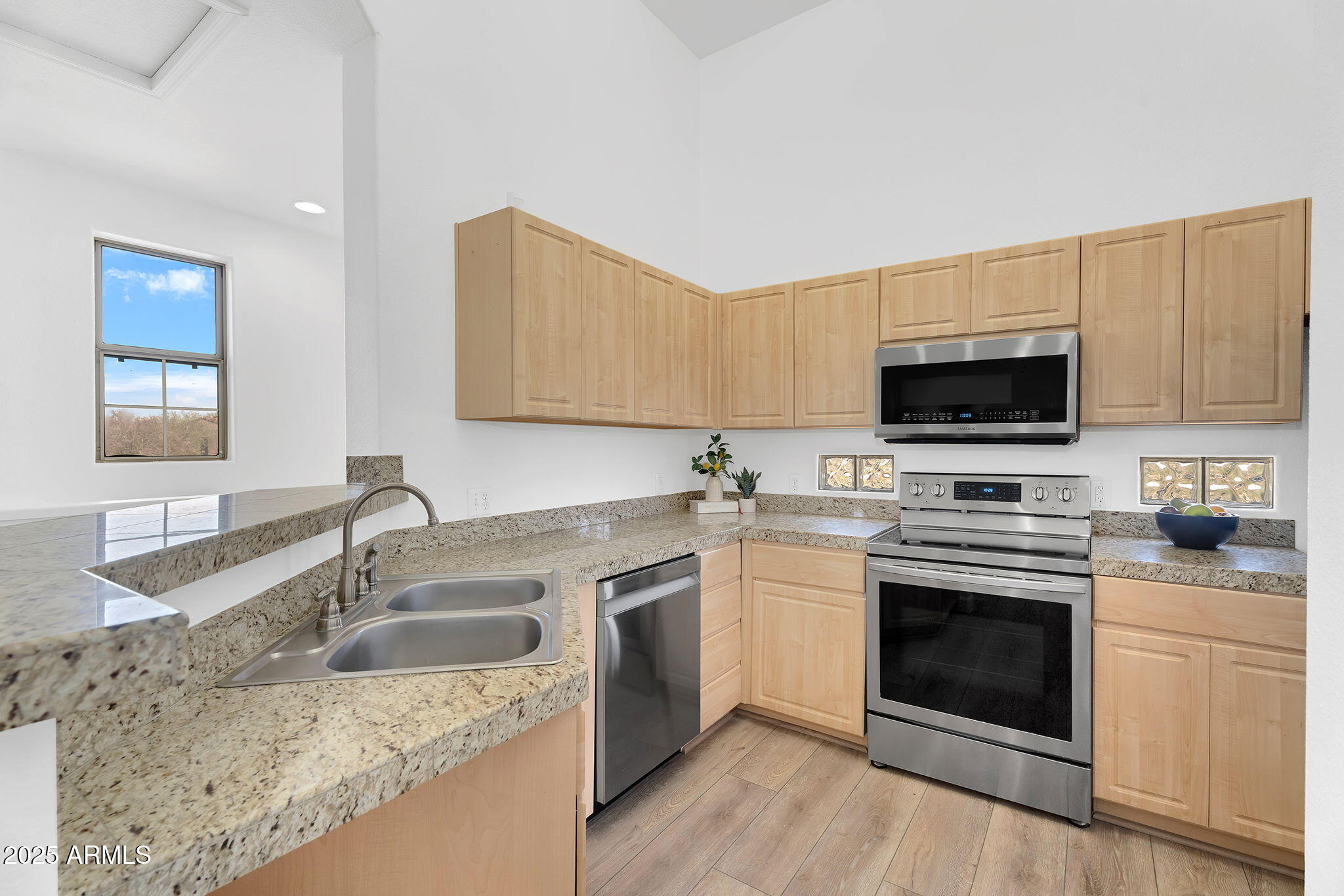 20801 N 90TH Place 271