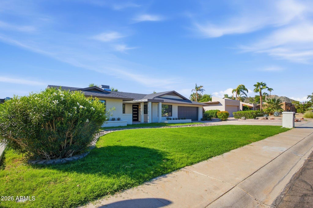 Photo of 2431 E Desert Cove Avenue, Phoenix, AZ 85028 (MLS # 7092327)