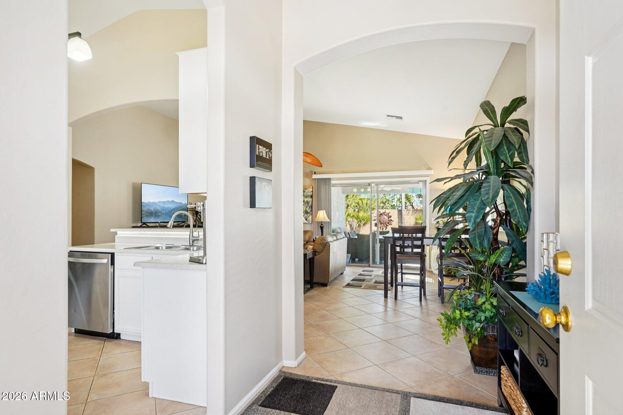 2004 W GOLDMINE MOUNTAIN Drive