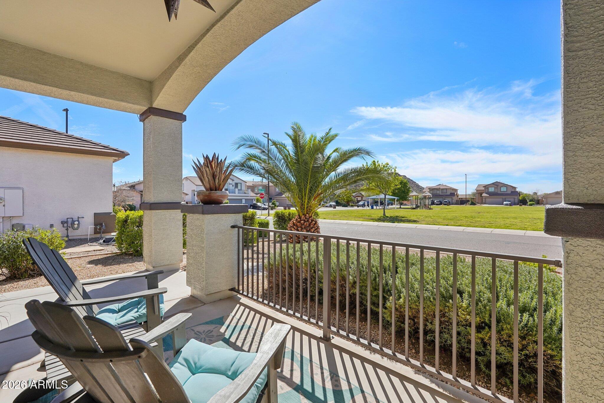 2004 W GOLDMINE MOUNTAIN Drive