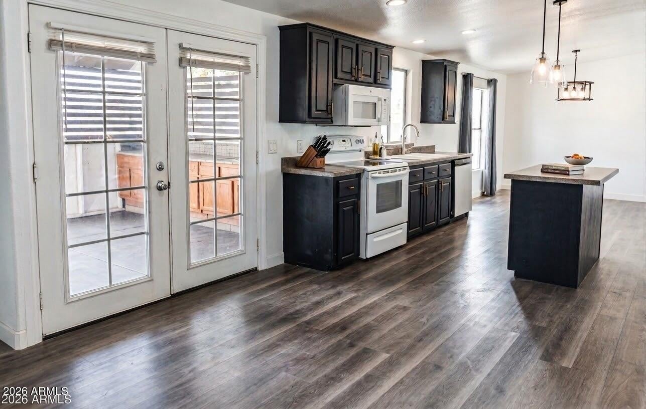 18633 W RUSTLER Road