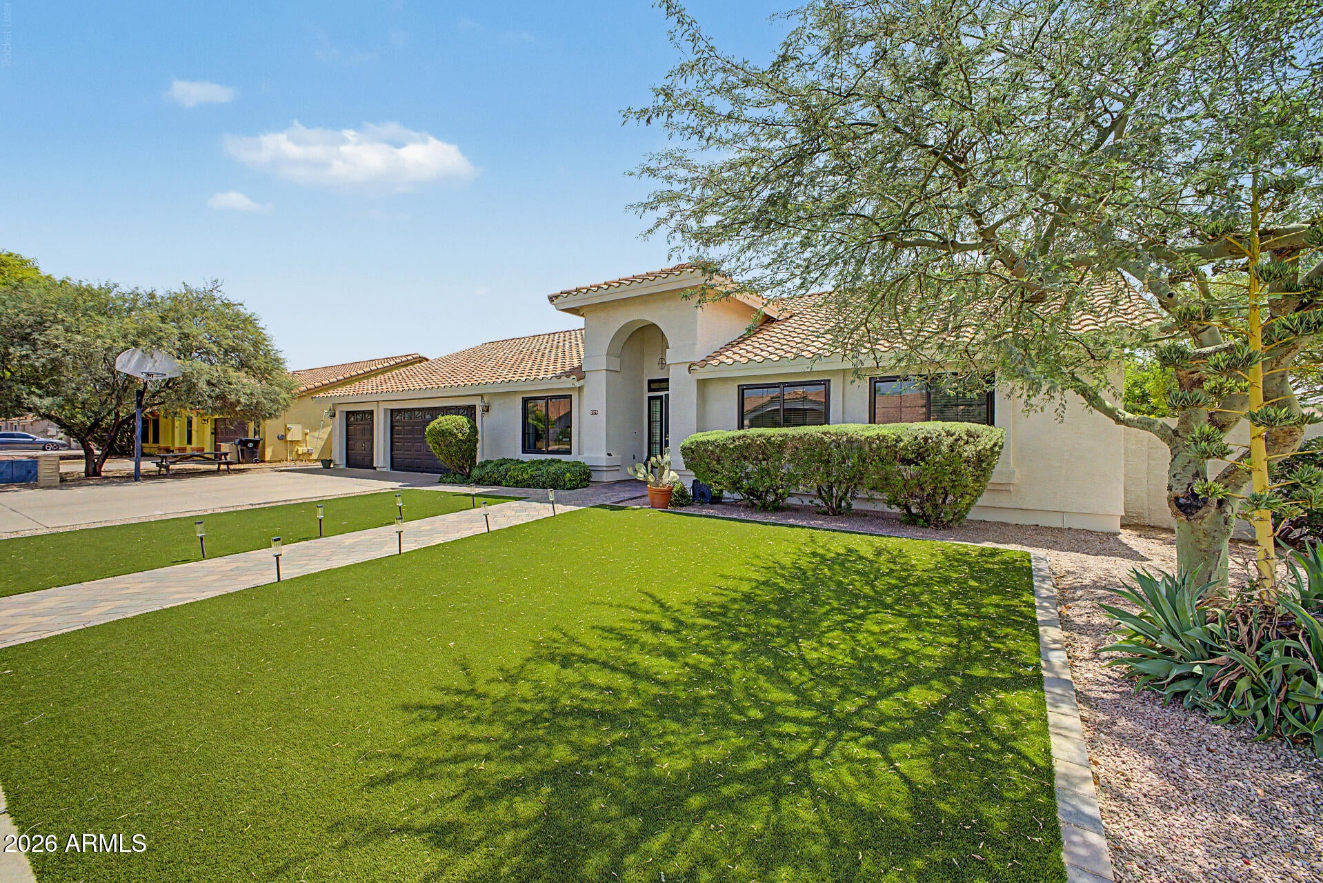 2833 E HERMOSA VISTA Drive