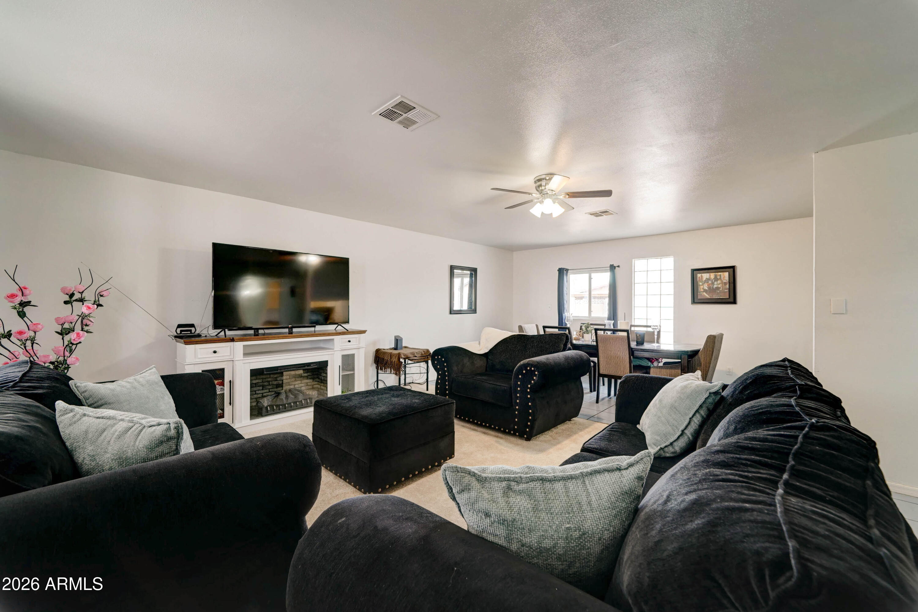 5438 W ROANOKE Avenue